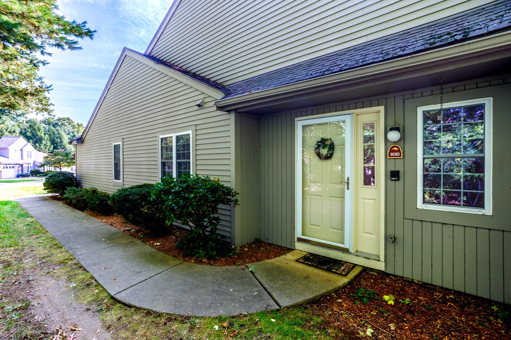 303 Ridgefield Circle, Unit 303D Clinton, MA 01510 - Photo 2 of 37 Gallery Image 2
