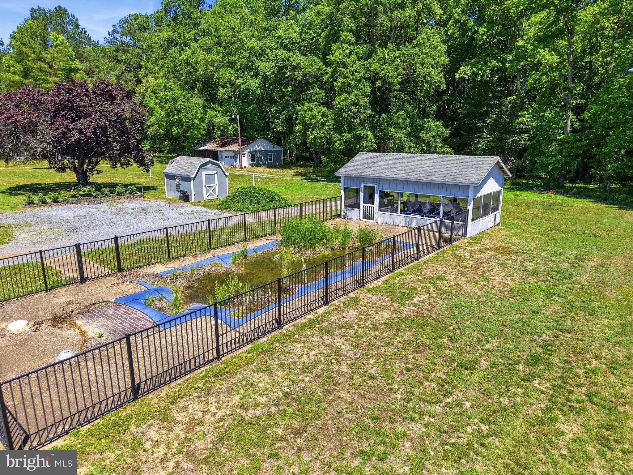 28402 Liden School Road Denton, MD 21629 - Photo 23 of 32 Pool and screen house