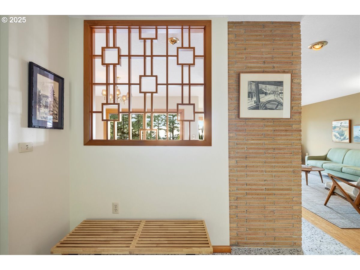 3336 Southwest Fairmount Lane Portland, OR 97239 - Photo 6 of 40 Gallery Image 6