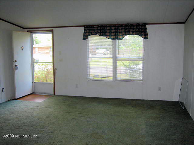 2252 Longreene Road North Jacksonville, FL 32218 - Photo 5 of 14 Living Room