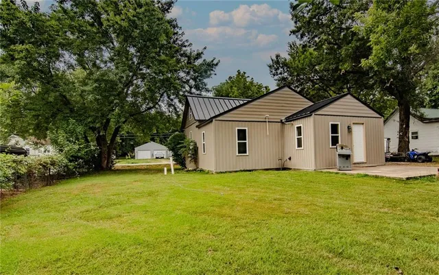 $149,900 | 413 East Lincoln Street, Clinton, MO 64735