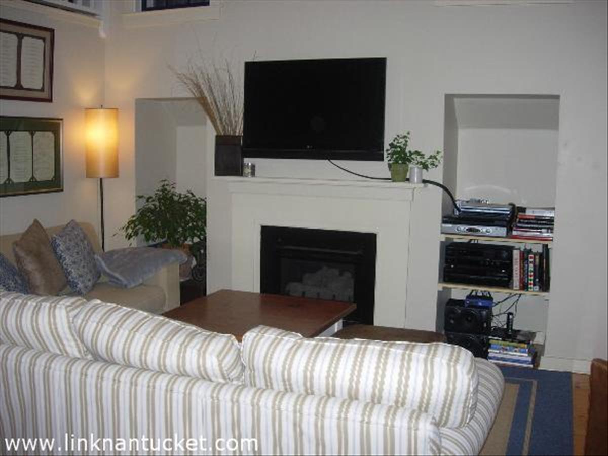 39 B Essex Road, Unit 2 Nantucket, MA 02554 - Photo 5 of 10 Gallery Image 5