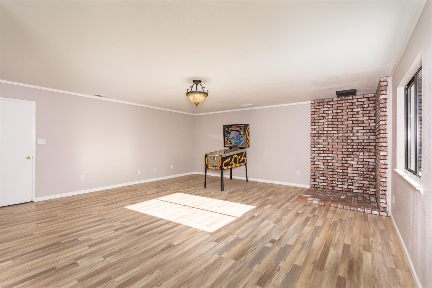 40733 Big Oak Flat Road North Oakhurst, CA 93644 - Photo 17 of 37