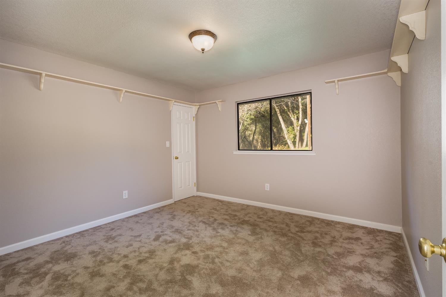 40733 Big Oak Flat Road North Oakhurst, CA 93644 - Photo 22 of 37