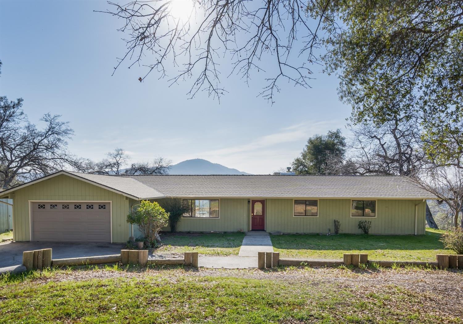 40733 Big Oak Flat Road North Oakhurst, CA 93644 - Photo 4 of 37