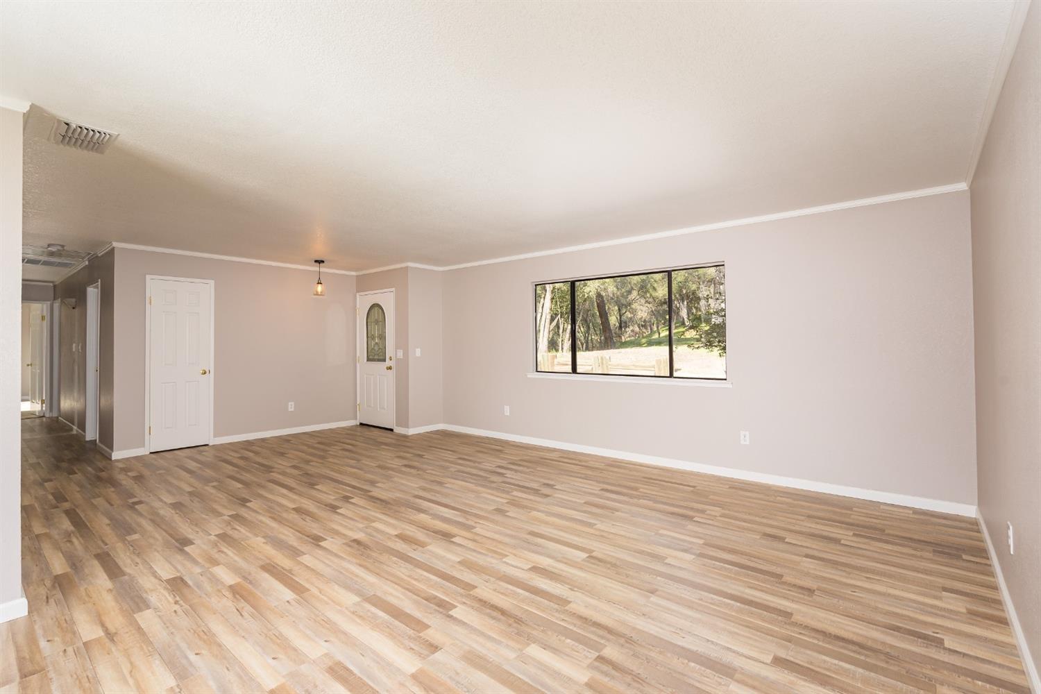 40733 Big Oak Flat Road North Oakhurst, CA 93644 - Photo 7 of 37