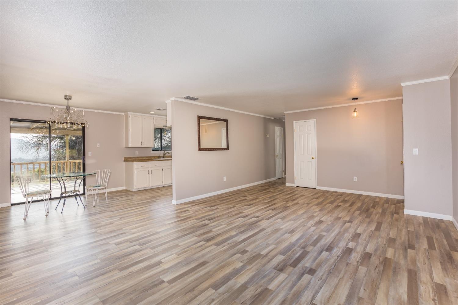 40733 Big Oak Flat Road North Oakhurst, CA 93644 - Photo 9 of 37