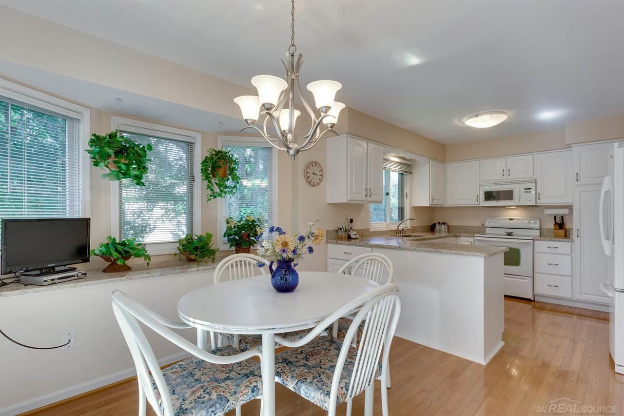 564 Buttercup Court Rochester Hills, MI 48307 - Photo 13 of 31