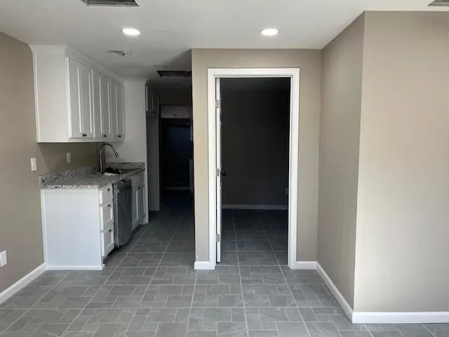 $1,150 | 202 1/2 North Morris Street, Gainesville, TX 76240