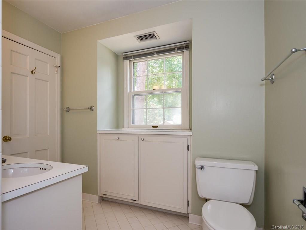428 Robmont Road Charlotte, NC 28270 - Photo 17 of 24 Gallery Image 17
