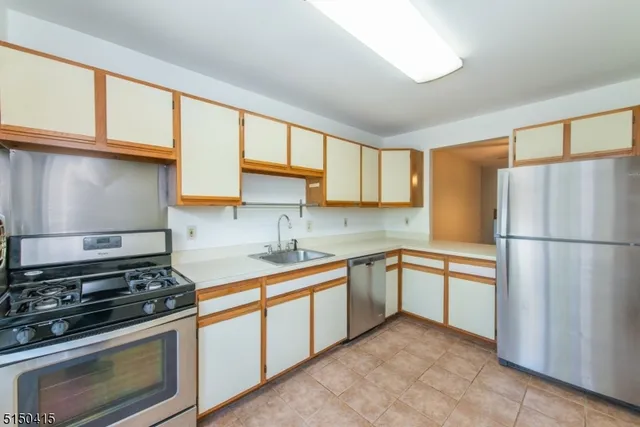 $415,000 | 181 Long Hill Road, Unit 2, Little Falls, NJ 07424