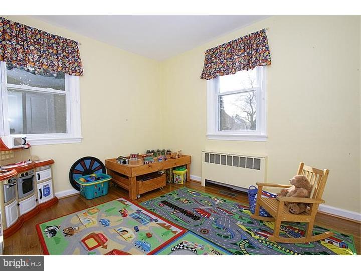 158 Scenic Road Springfield, PA 19064 - Photo 16 of 20 Bedroom