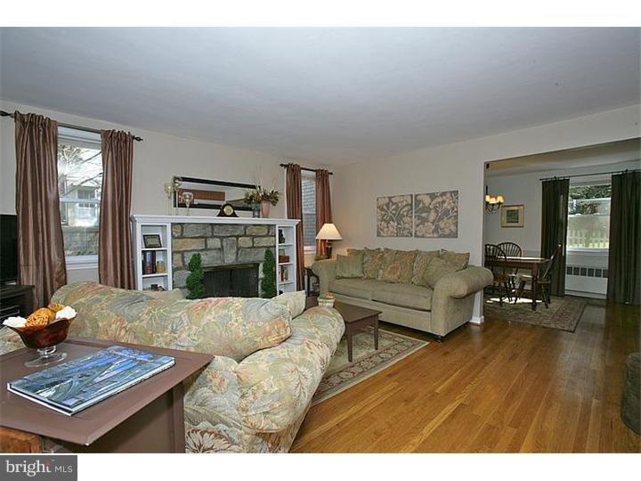 158 Scenic Road Springfield, PA 19064 - Photo 3 of 20 Living Room
