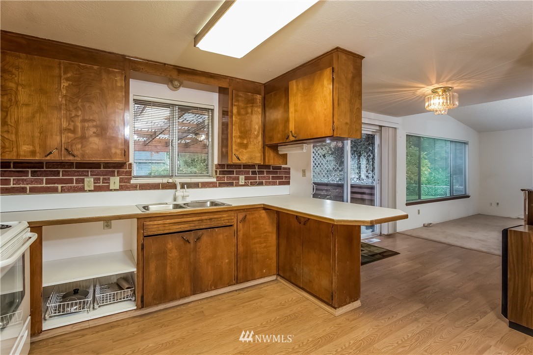19617 Bartlett Road Bothell, WA 98012 - Photo 11 of 25