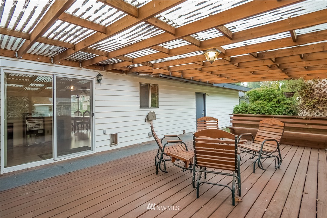 19617 Bartlett Road Bothell, WA 98012 - Photo 21 of 25
