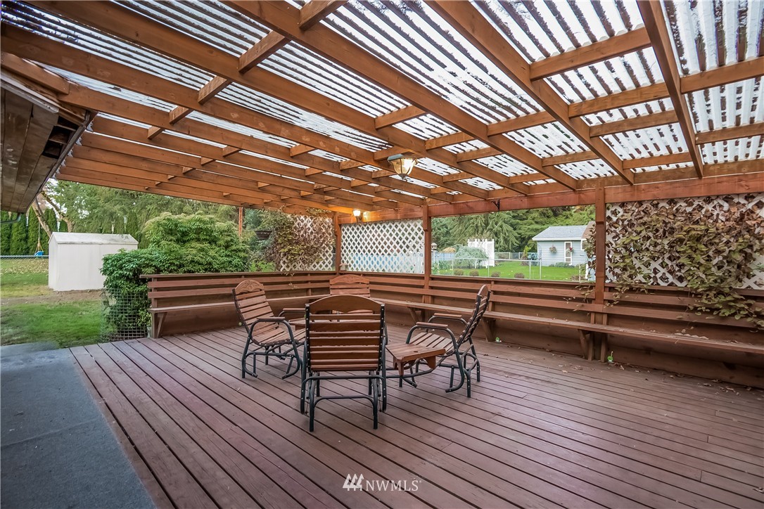 19617 Bartlett Road Bothell, WA 98012 - Photo 8 of 25