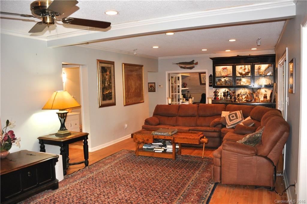 7585 Dellinger Road Denver, NC 28037 - Photo 8 of 24 Gallery Image 8