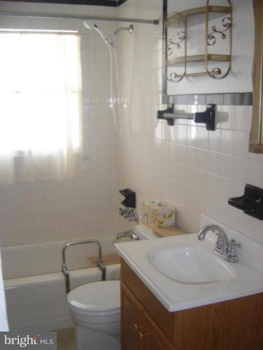 109 Nelson Road Pikesville, MD 21208 - Photo 4 of 14 Main Bathroom