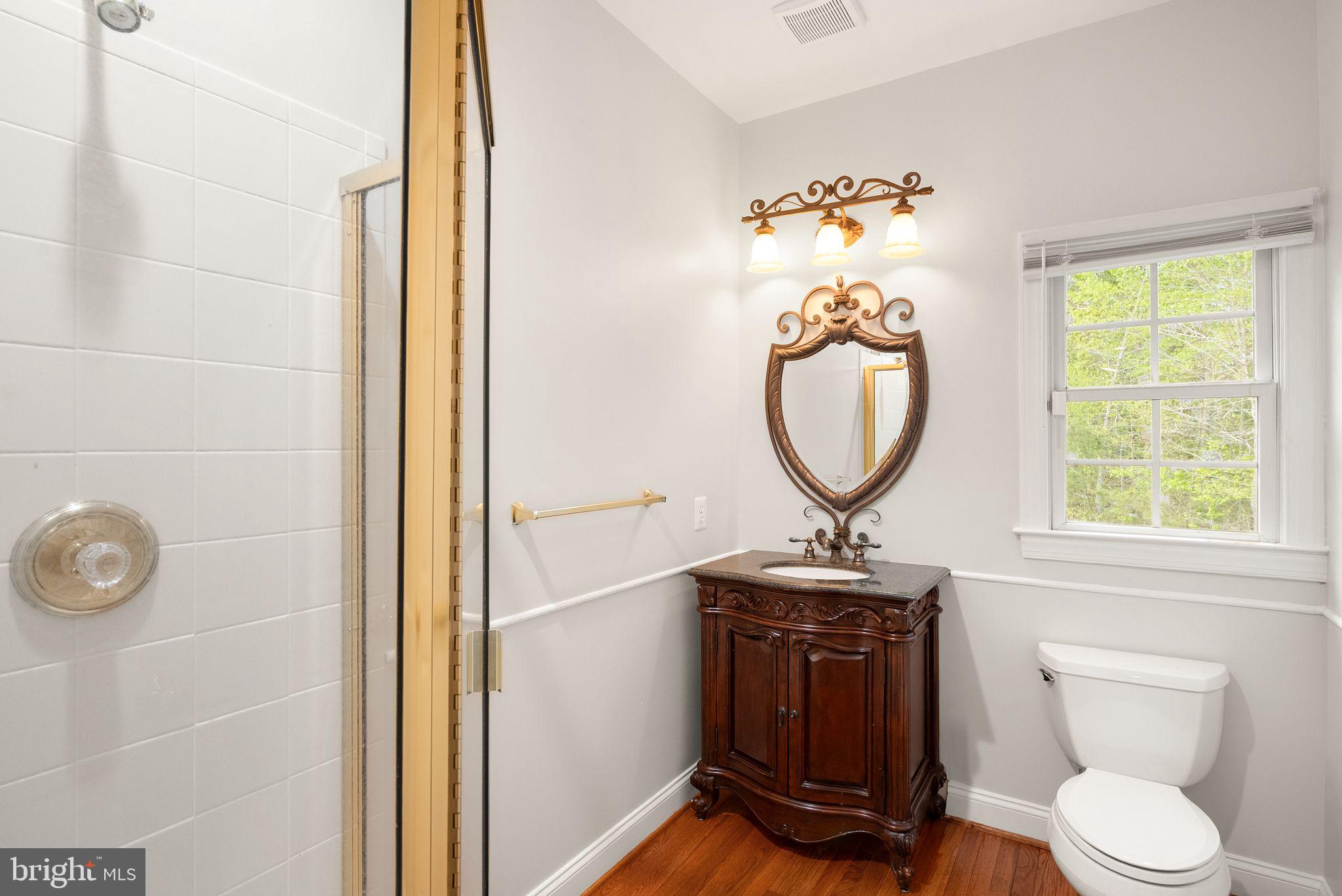 9401 Keyser Road Nokesville, VA 20181 - Photo 10 of 106 Main Floor Bathroom