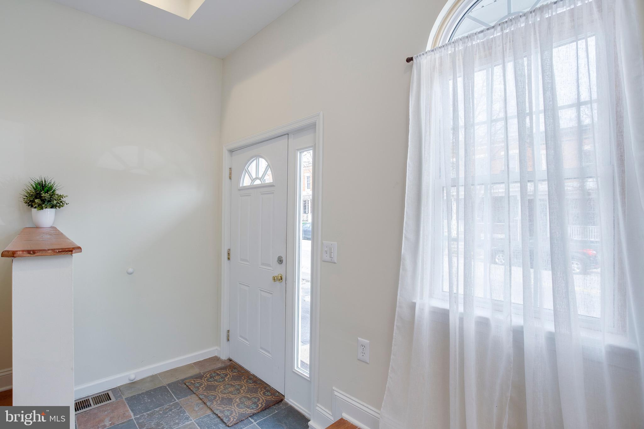3046 Keswick Road Baltimore, MD 21211 - Photo 2 of 24 Inviting entrance way