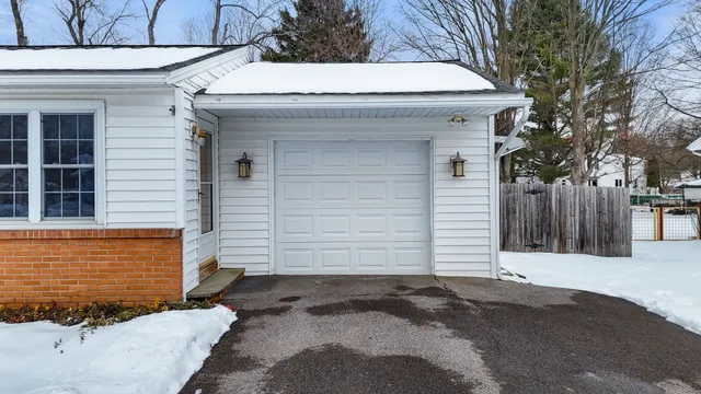 $223,900 | 10 Stever Drive, Binghamton, NY 13901