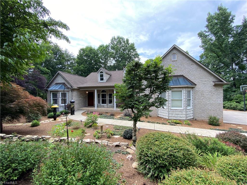 105 Wellington Road King, NC 27021 - Photo 2 of 50