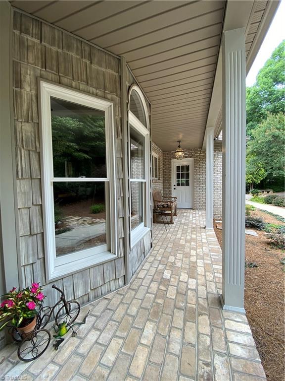 105 Wellington Road King, NC 27021 - Photo 4 of 50