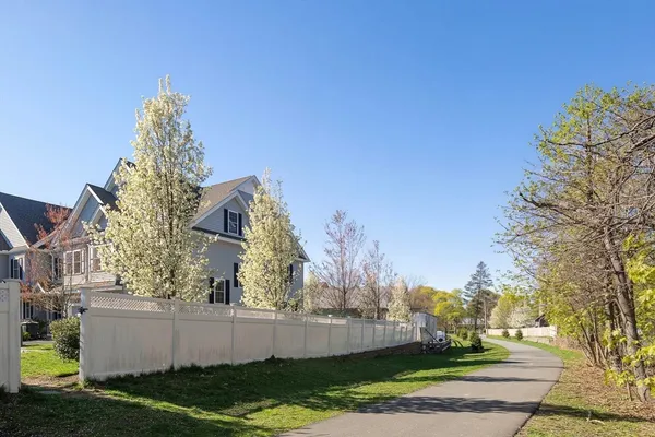 $825,000 | 42 Pleasant Street, Unit 14, Stoneham, MA 02180