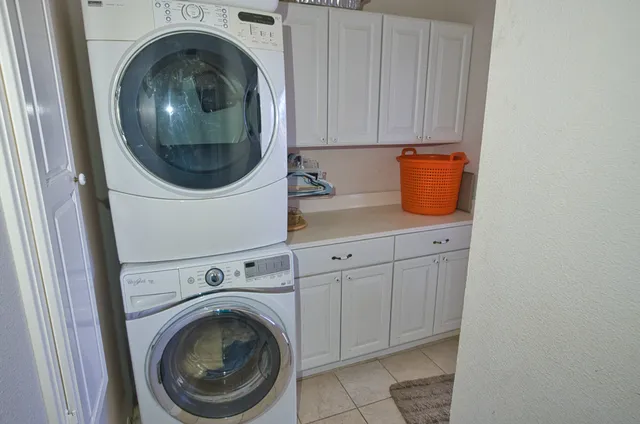 a view of a yard with furniture