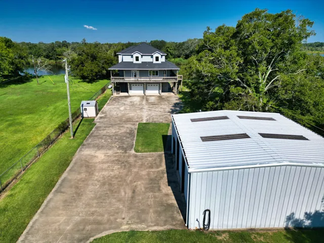$650,000 | 3054 Farm To Market 2611, Brazoria, TX 77422