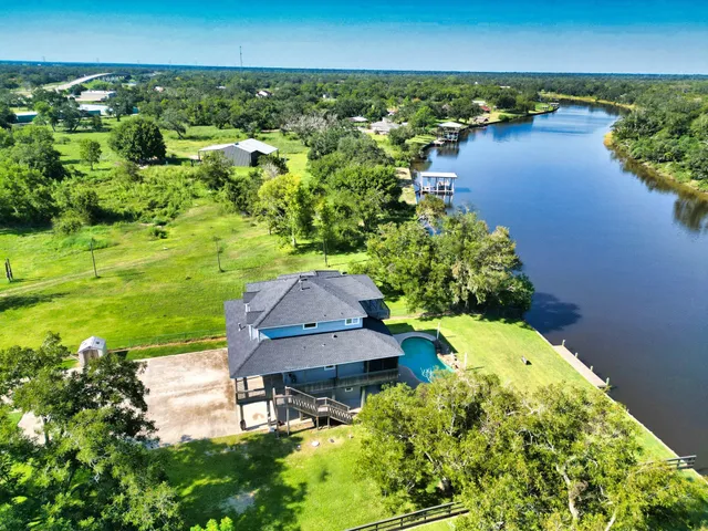 $650,000 | 3054 Farm To Market 2611, Brazoria, TX 77422