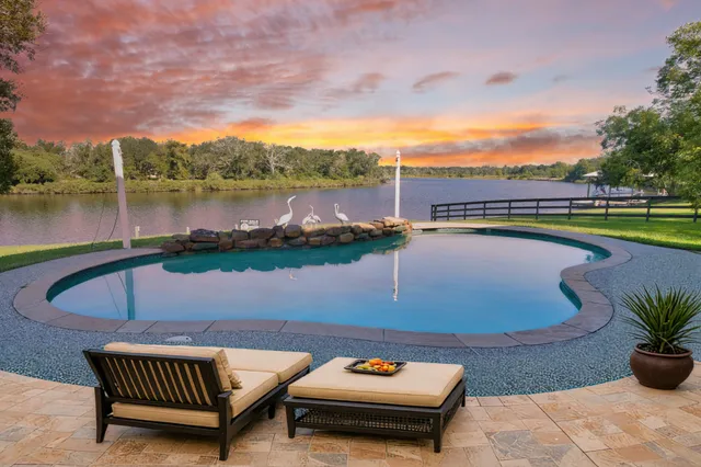 $650,000 | 3054 Farm To Market 2611, Brazoria, TX 77422