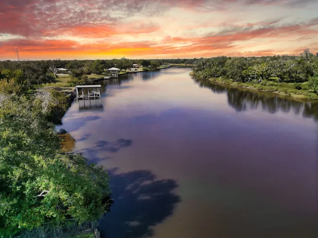 $650,000 | 3054 Farm To Market 2611, Brazoria, TX 77422