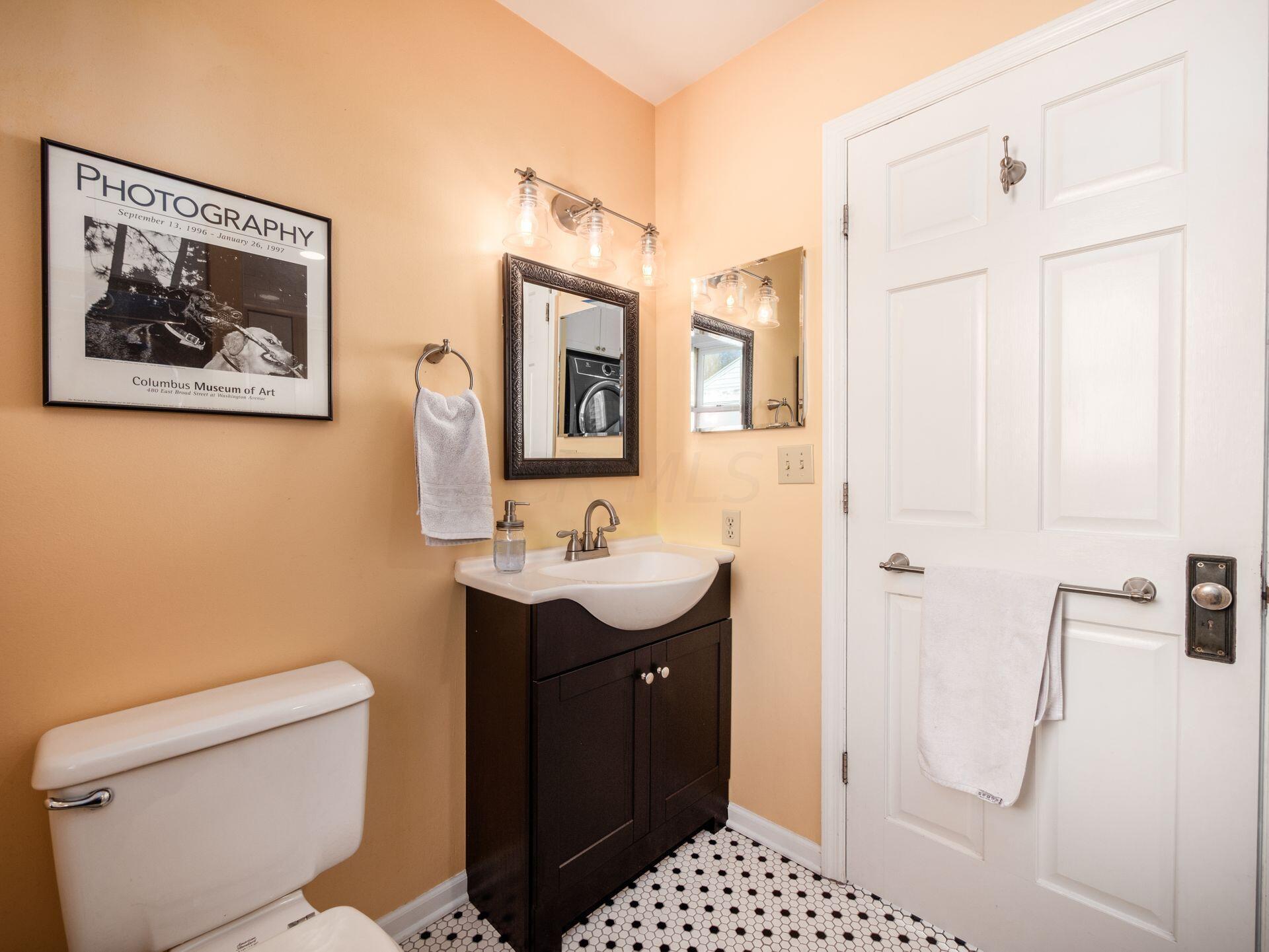 765 Vernon Road Bexley, OH 43209 - Photo 23 of 61 Full Bathroom/First Floor Laundry