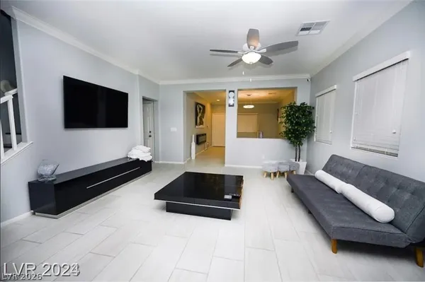 $2,595 | 8333 Spanish Creek Court, Las Vegas, NV 89113