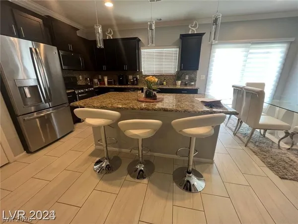 $2,595 | 8333 Spanish Creek Court, Las Vegas, NV 89113