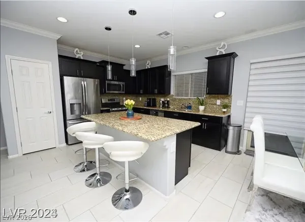 $2,595 | 8333 Spanish Creek Court, Las Vegas, NV 89113