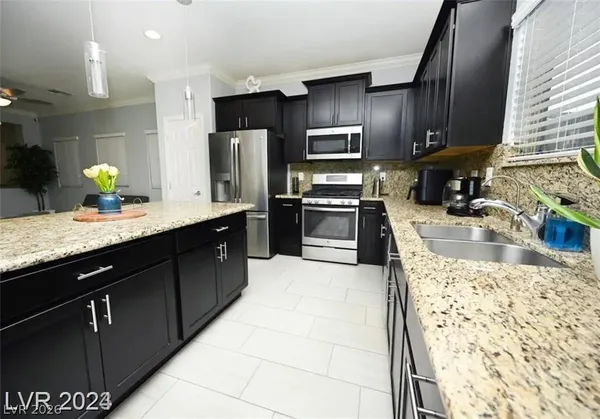 $2,595 | 8333 Spanish Creek Court, Las Vegas, NV 89113