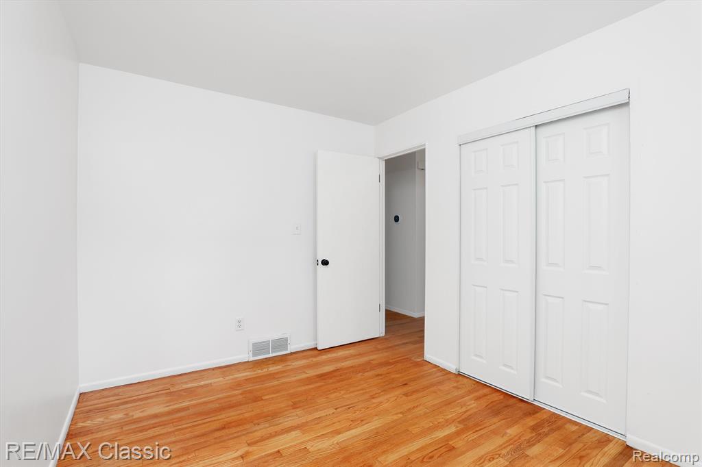 21809 Inkster Road Farmington Hills, MI 48336 - Photo 20 of 24