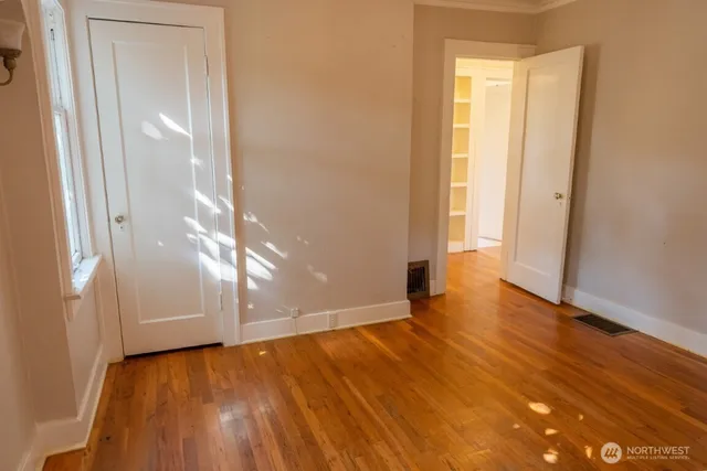 $4,000 | 5008 South Angeline Street, Seattle, WA 98118