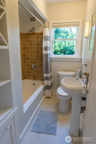 $4,000 | 5008 South Angeline Street, Seattle, WA 98118