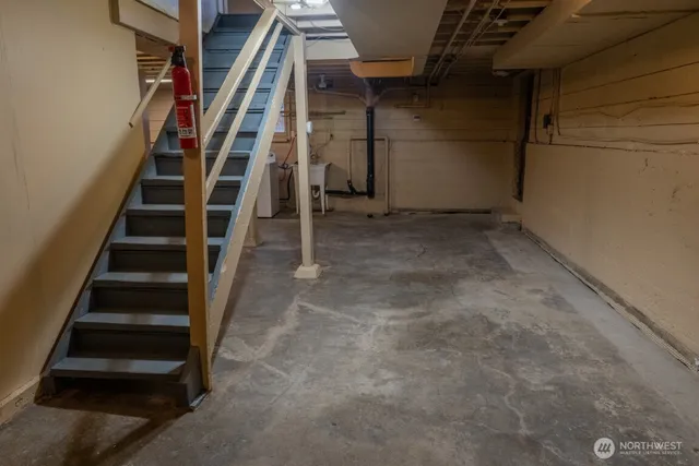 $4,000 | 5008 South Angeline Street, Seattle, WA 98118