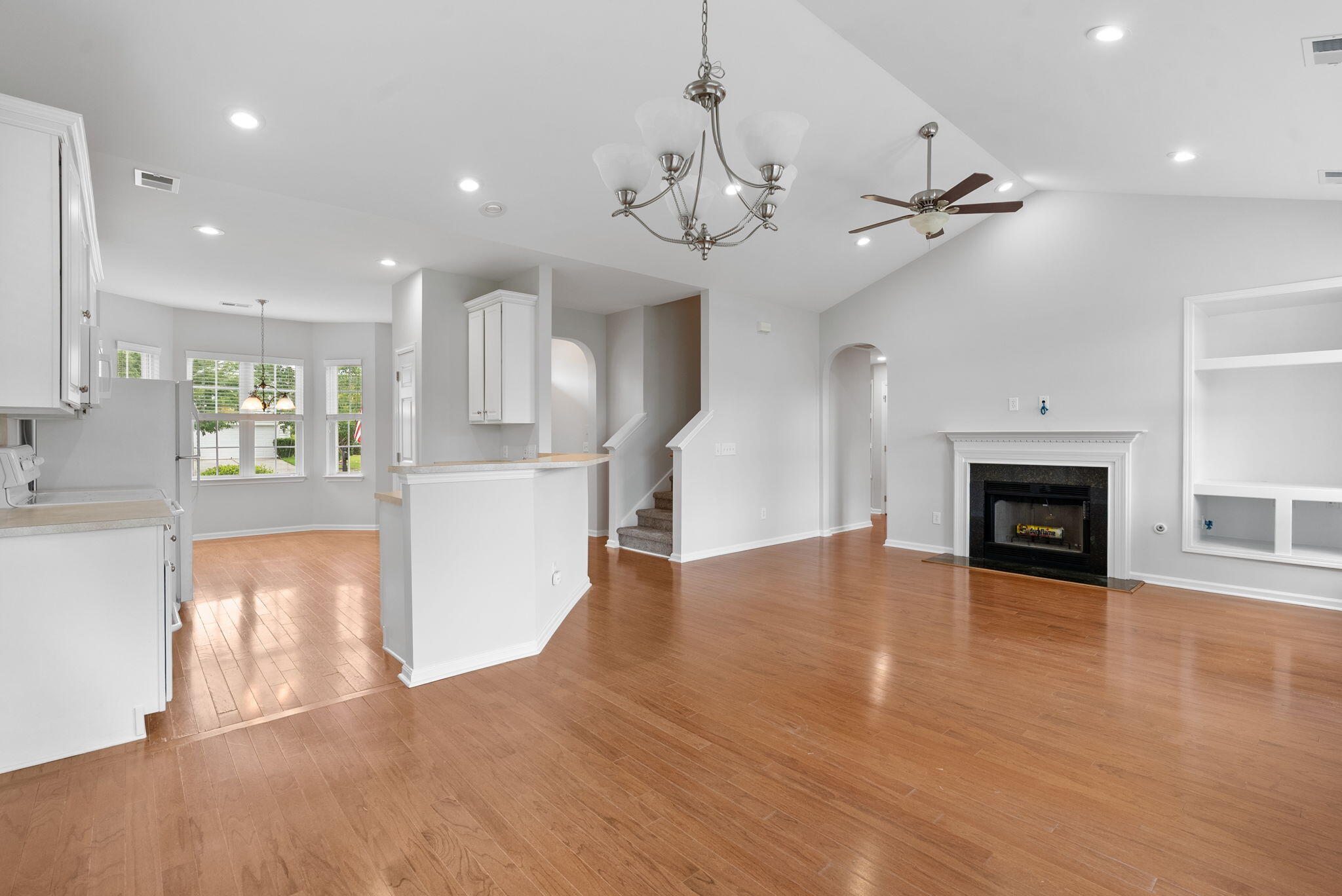 136 Gathering Island Road Summerville, SC 29485 - Photo 11 of 42 11-web-or-mls-BARCLAY MEDIA CO.-11