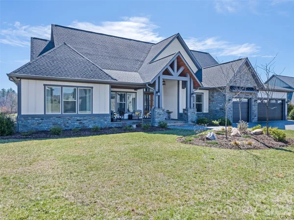 $1,375,000 | 717 Daniel Cir Drive, Mills River, NC 28759
