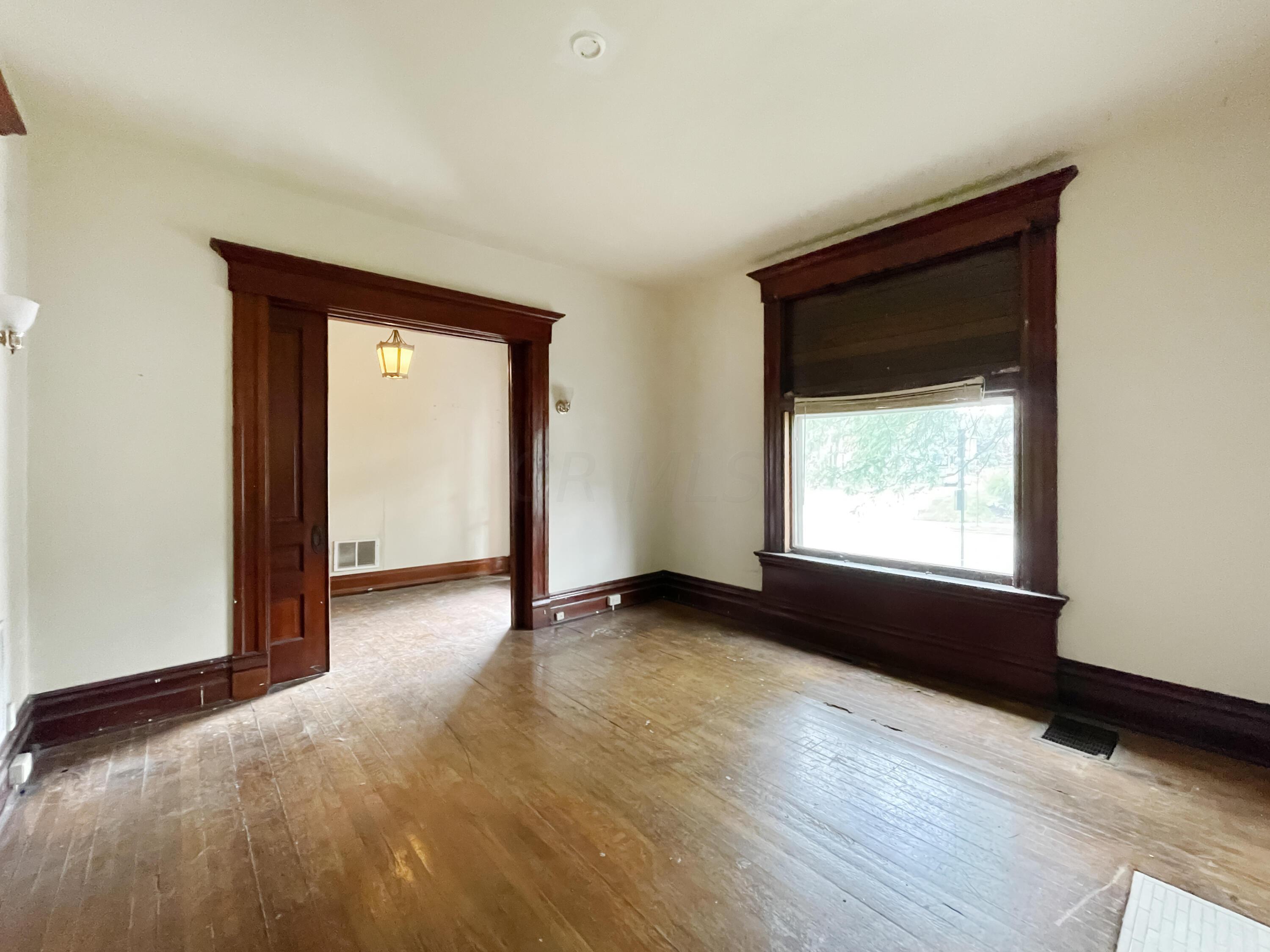 1462 Bryden Road Columbus, OH 43205 - Photo 10 of 53 DB7839B5-1B73-4318-93DC-35A2F1434918