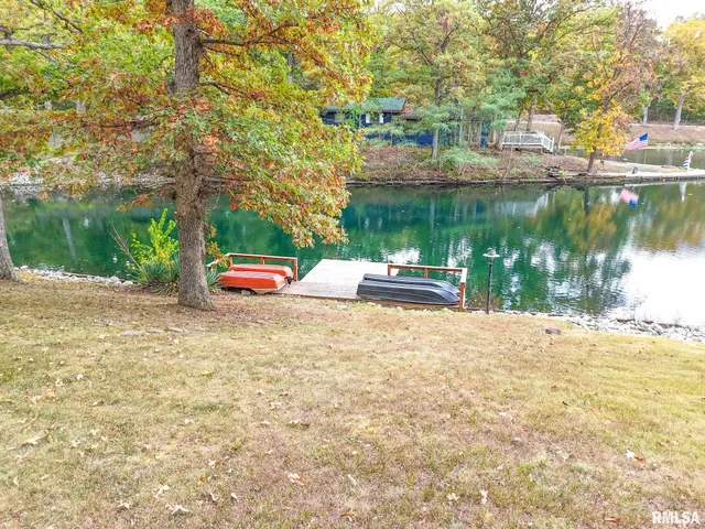 $222,500 | 16872 Circle Drive, Carlinville, IL 62626