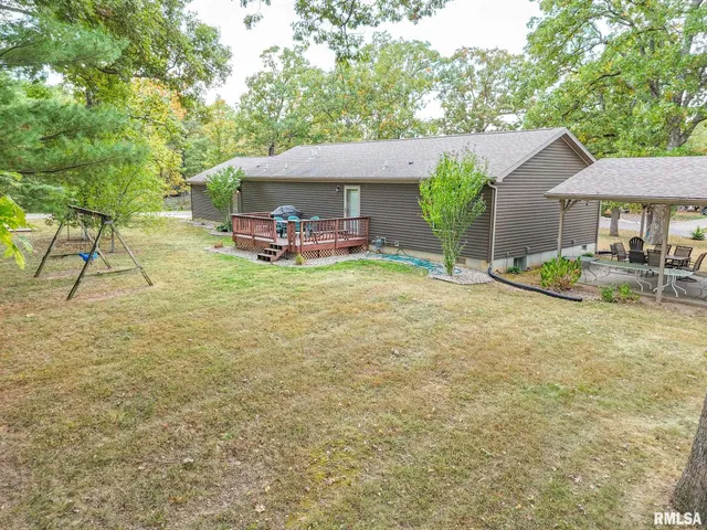 $222,500 | 16872 Circle Drive, Carlinville, IL 62626