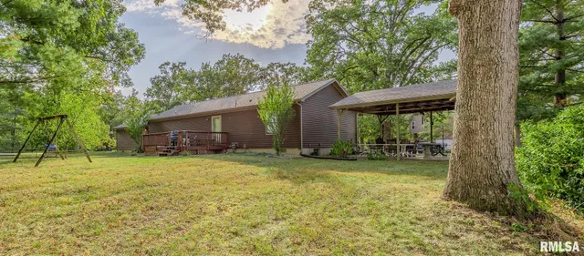 $222,500 | 16872 Circle Drive, Carlinville, IL 62626