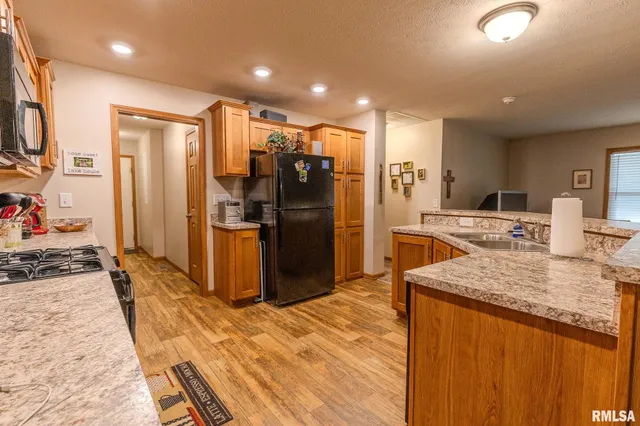 $222,500 | 16872 Circle Drive, Carlinville, IL 62626