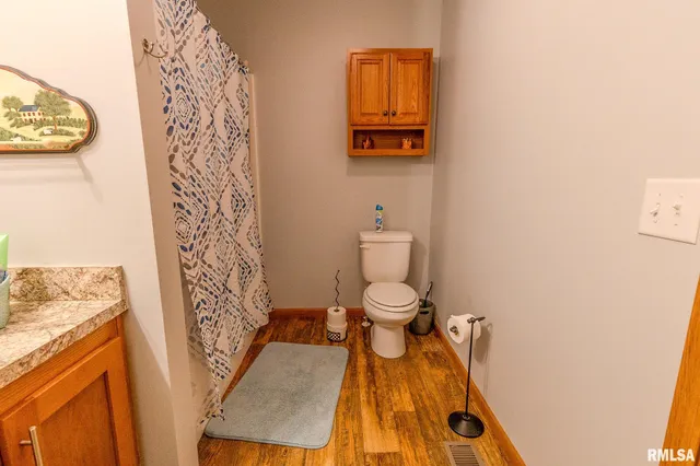 $222,500 | 16872 Circle Drive, Carlinville, IL 62626